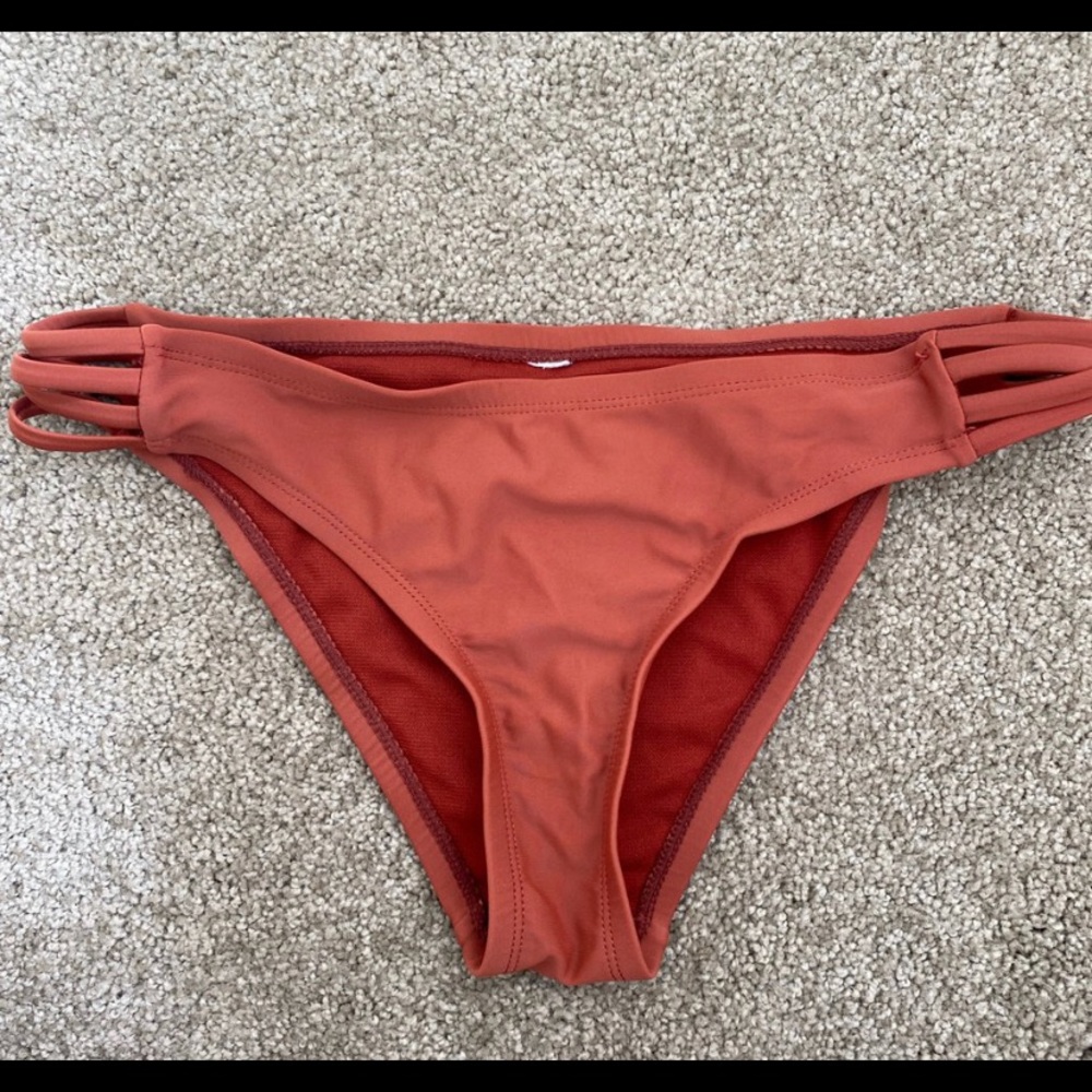bikini bottoms for thao
